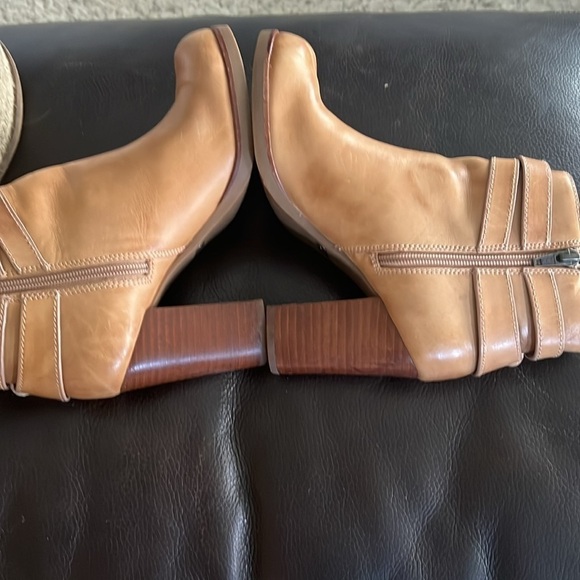 Tommy Bahama leather Liia Boots Size 7 - Picture 5 of 8